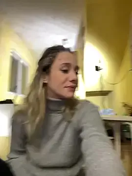 Offline blond-96 on StripChat