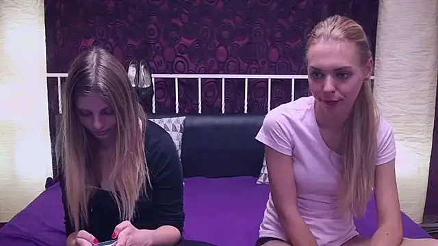 Offline BlondeWitches on StripChat