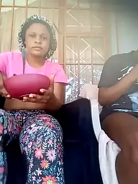 Offline BlondieBitch on StripChat