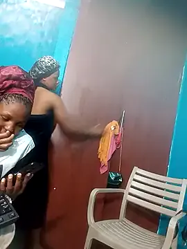 Offline BlondieBitch on StripChat