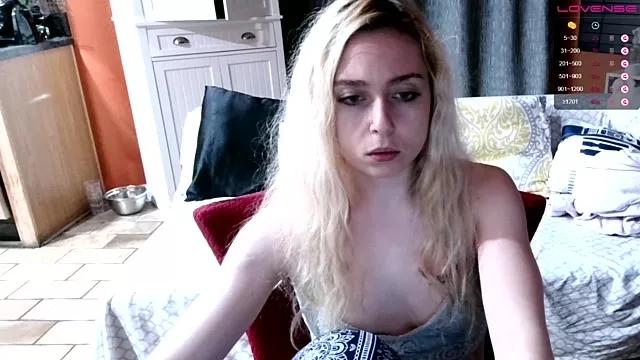 Blondiewithanass from StripChat