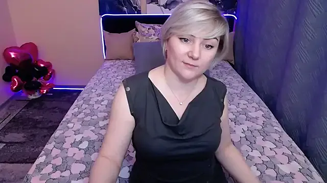 Offline BlondPearl on StripChat