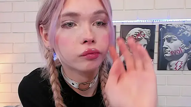 Freechat Blondy_Fina on StripChat