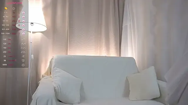 blooming_rosee on StripChat