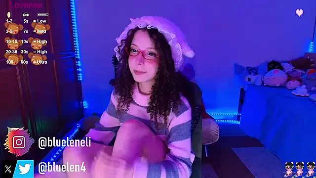 Offline bluelen on StripChat