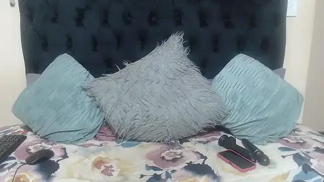 BootyClitQueen from StripChat