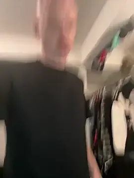 Offline brofcker on StripChat