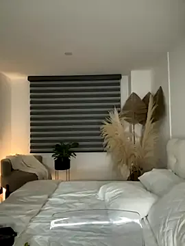 Offline Brunettexio on StripChat