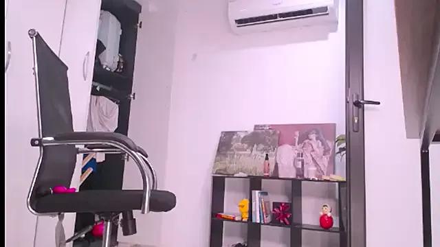 bunny_b4nny from StripChat is Freechat
