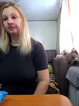 BustyBlond on StripChat
