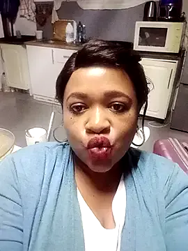 BUSTYQUEEN56_ room chat