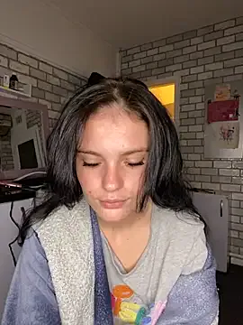 Offline Camwithchlox on StripChat