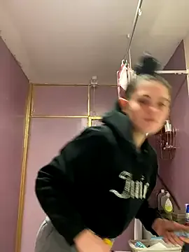 Offline Camwithchlox on StripChat