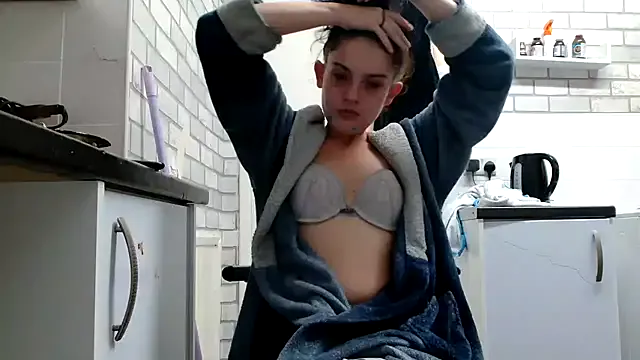 Offline Camwithchlox on StripChat