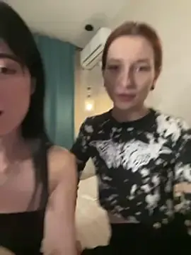 Offline caressyourself on StripChat