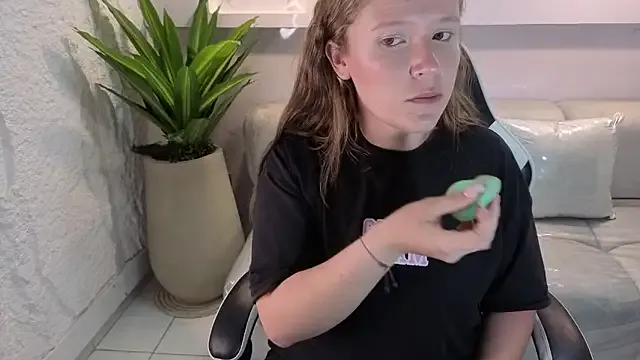 Freechat carla_tp on StripChat