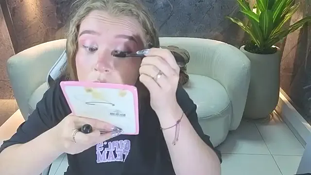 Freechat carla_tp on StripChat