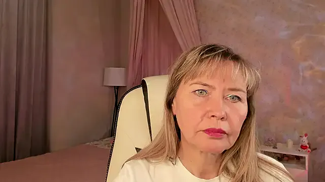 Carla_Vogue on StripChat