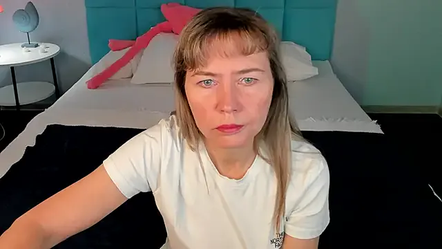 Carla_Vogue on StripChat