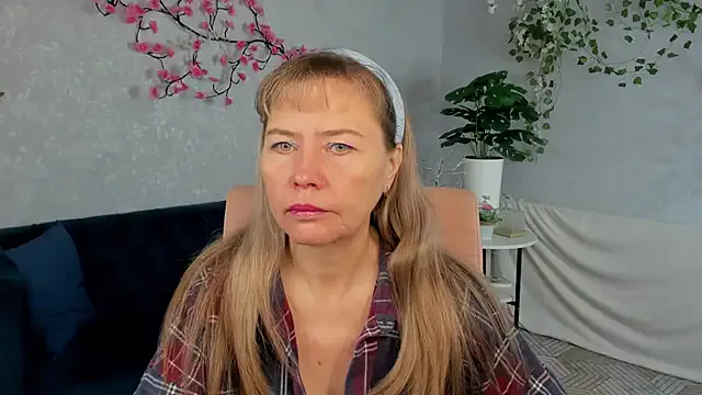 Carla_Vogue on StripChat