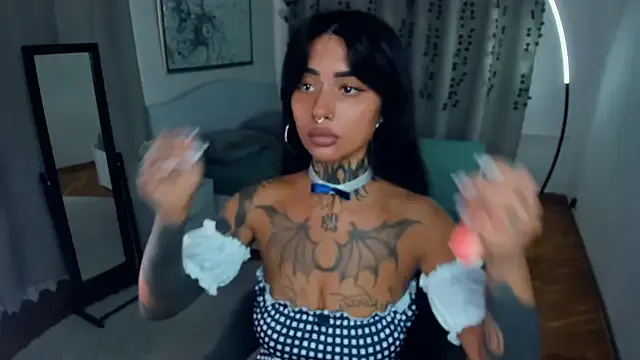 Offline CharimgSabrina on StripChat