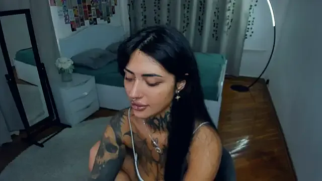 Offline CharimgSabrina on StripChat