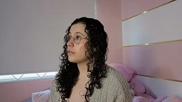 Offline Charlotte__Miller on StripChat