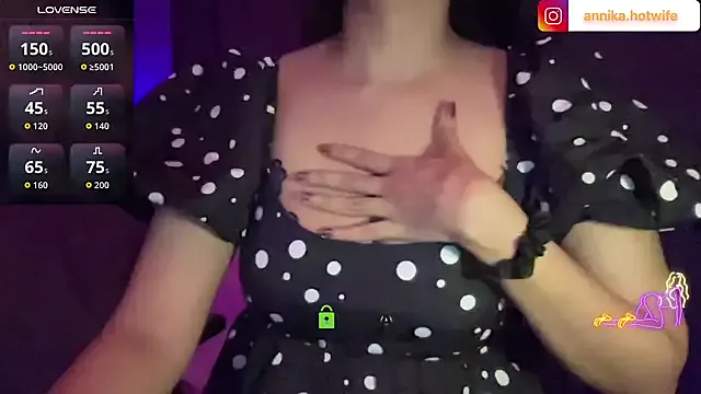 Offline CharmingTania on StripChat