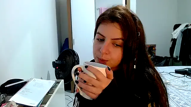 Offline chelbyy on StripChat