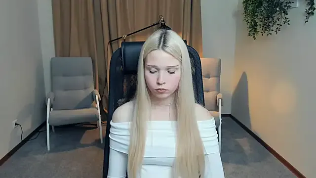 Offline CherrylHolme on StripChat