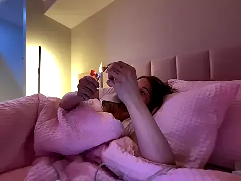 Offline chloetease on StripChat