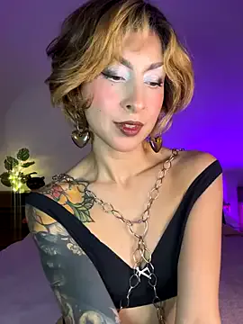 Offline Cinamoonn on StripChat