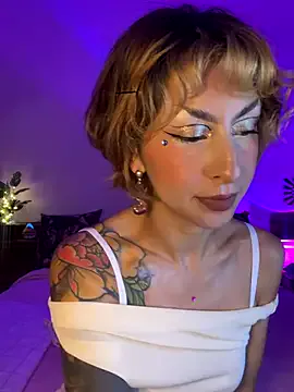 Offline Cinamoonn on StripChat