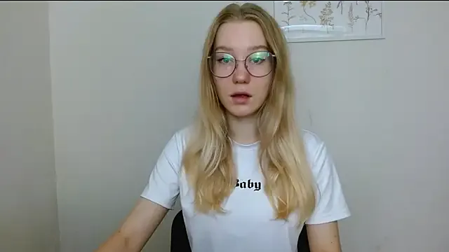 Offline cindi_hot on StripChat