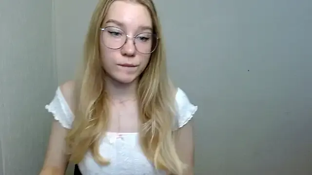 Offline cindi_hot on StripChat