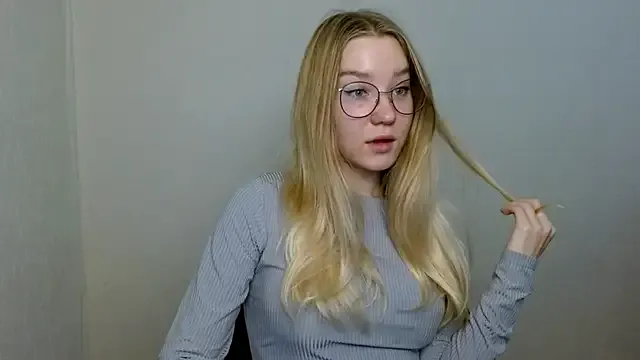 Offline cindi_hot on StripChat