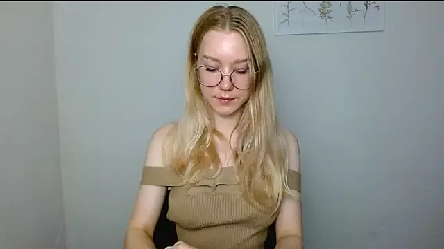 Offline cindi_hot on StripChat