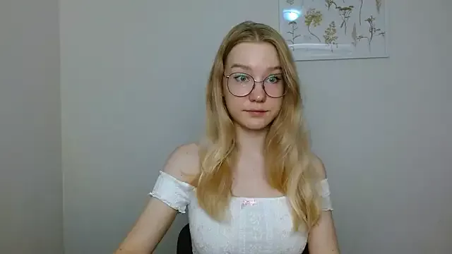 Offline cindi_hot on StripChat