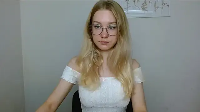 Offline cindi_hot on StripChat