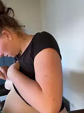 coquineronde from StripChat is Freechat