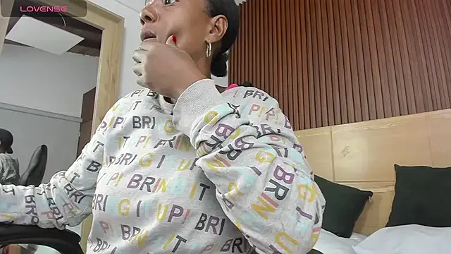 Offline coral15_ on StripChat