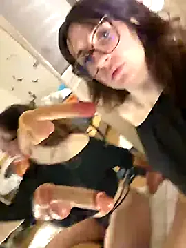 Offline CornetDeGlace on StripChat