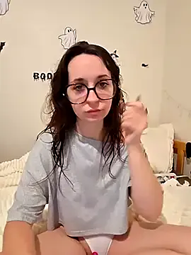 Offline CornetDeGlace on StripChat