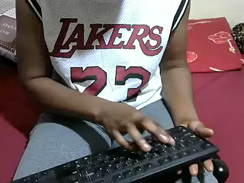 Creamy-Aisha on StripChat