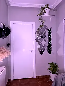 Offline Crystal_________ on StripChat