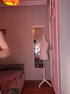 Offline Crystal_________ on StripChat