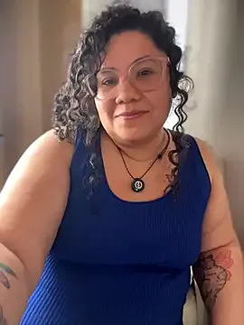CurlyMilf_Vannexxxa room chat