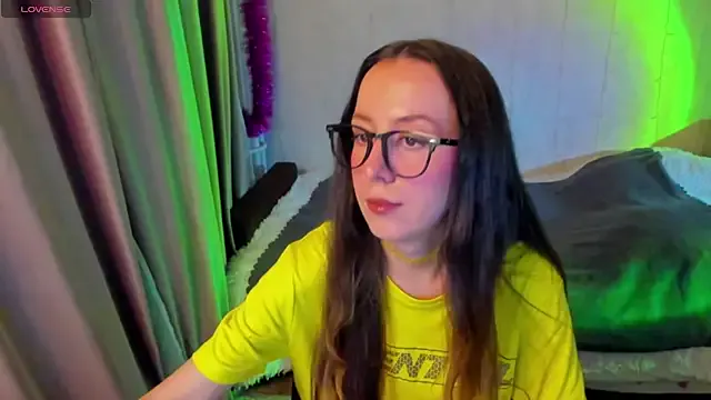 StripChat CurlySteph is Freechat CurlySteph — spank ass