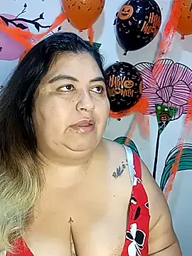 Offline curvy_diva_ on StripChat