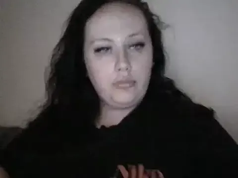 CurvyQueen2023 on StripChat